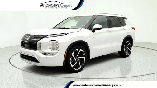 White Diamond 2023 Mitsubishi Outlander PHEV SEL