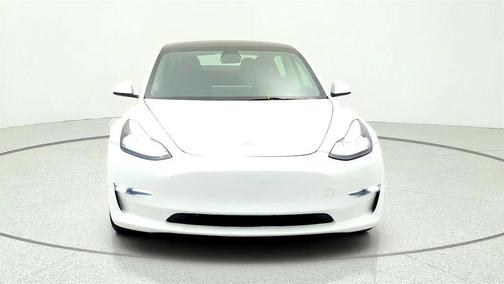 Pearl White Multi-Coat 2023 Tesla Model 3 Standard Range