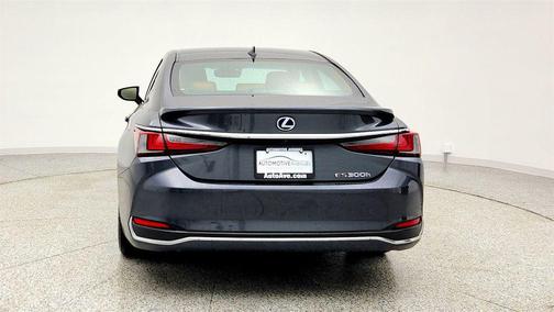 2022 Lexus ES 300h Premium