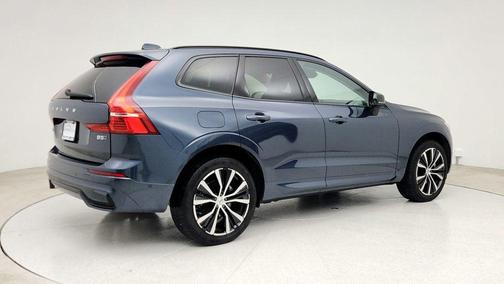 2024 Volvo XC60 B5 Plus Dark Theme