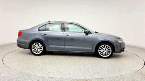 Platinum Gray Metallic 2011 Volkswagen Jetta SEL