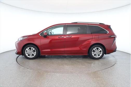 2024 Toyota Sienna XLE 7 Passenger