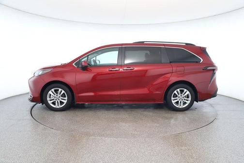 2024 Toyota Sienna XLE 7 Passenger
