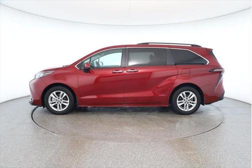 2024 Toyota Sienna XLE 7 Passenger