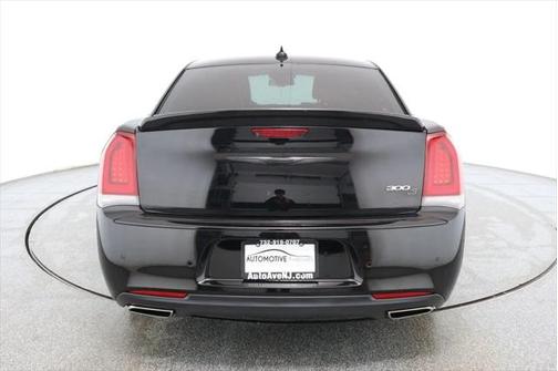 2019 Chrysler 300 S