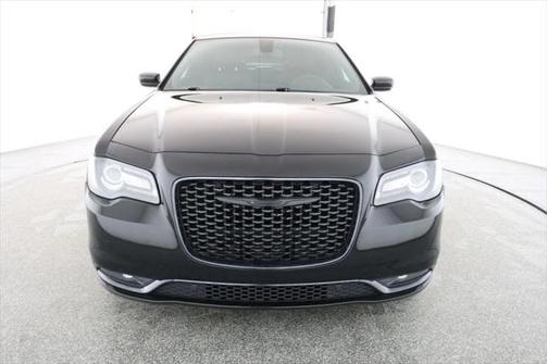 2019 Chrysler 300 S
