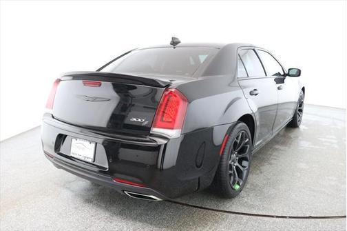 2019 Chrysler 300 S
