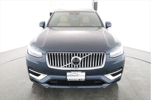 2022 Volvo XC90 Recharge Plug-In Hybrid T8 Inscription 7 Passenger
