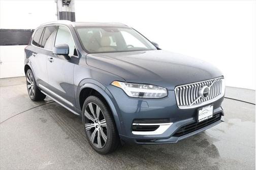 2022 Volvo XC90 Recharge Plug-In Hybrid T8 Inscription 7 Passenger