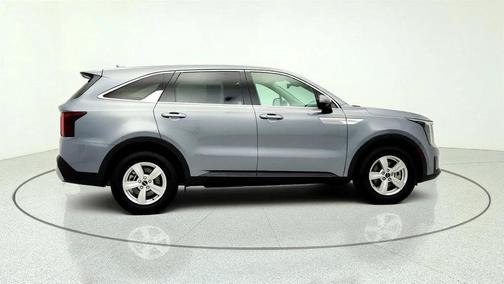 Everlasting Silver 2025 Kia Sorento LX