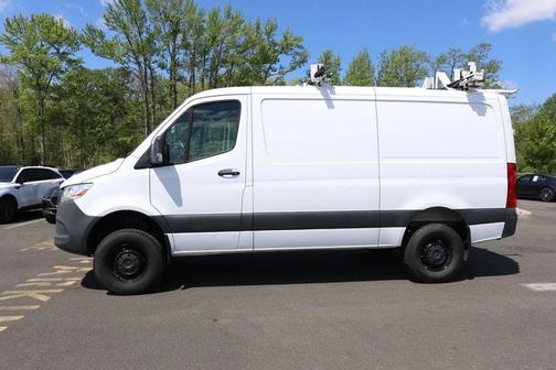 Arctic White 2022 Mercedes-Benz Sprinter 2500 Standard Roof