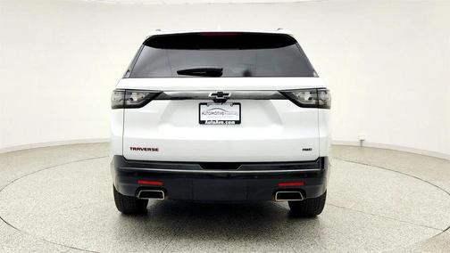 Iridescent Pearl Tricoat 2021 Chevrolet Traverse Premier