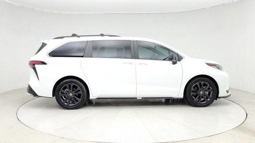 2023 Toyota Sienna XSE 7 Passenger