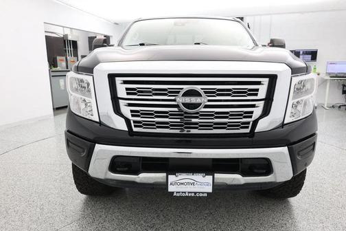 2023 Nissan Titan SV
