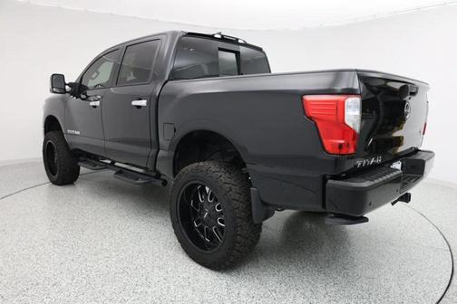 2023 Nissan Titan SV