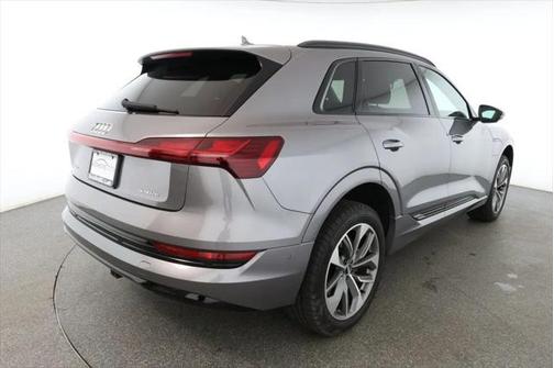 2021 Audi e-tron Premium Plus