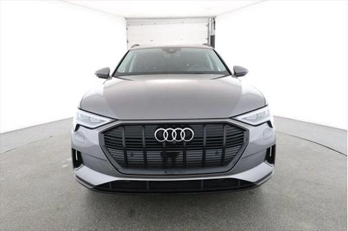 2021 Audi e-tron Premium Plus