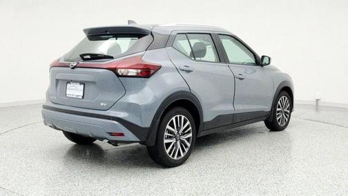 2022 Nissan Kicks SV