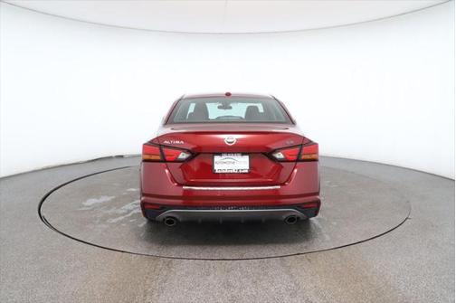 2022 Nissan Altima SR FWD