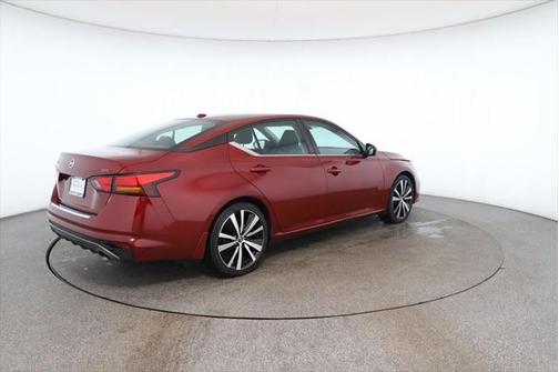 2022 Nissan Altima SR FWD