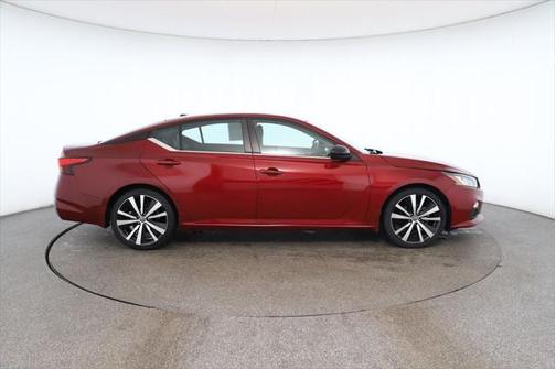 2022 Nissan Altima SR FWD