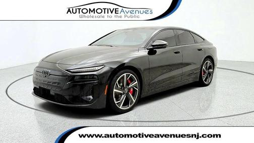 Mythos Black Metallic 2025 Audi S6 e-tron Premium Plus