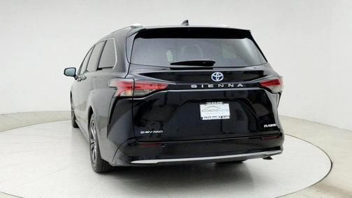 2025 Toyota Sienna Platinum