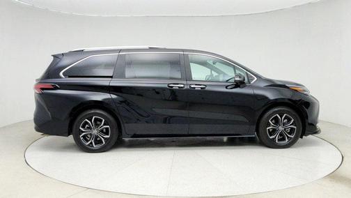 2025 Toyota Sienna Platinum