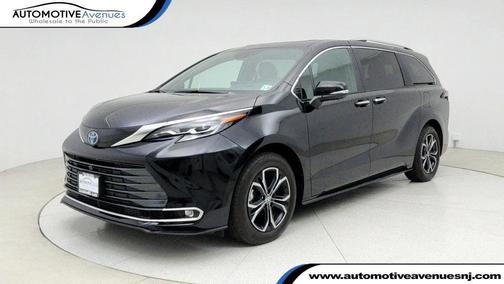 2025 Toyota Sienna Platinum