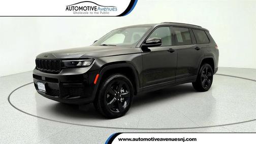 Diamond Black Crystal Pearlcoat 2023 Jeep Grand Cherokee L Altitude