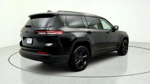 Diamond Black Crystal Pearlcoat 2023 Jeep Grand Cherokee L Altitude