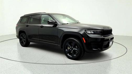 Diamond Black Crystal Pearlcoat 2023 Jeep Grand Cherokee L Altitude