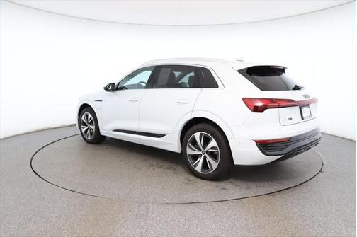 2024 Audi Q8 e-tron Premium Plus