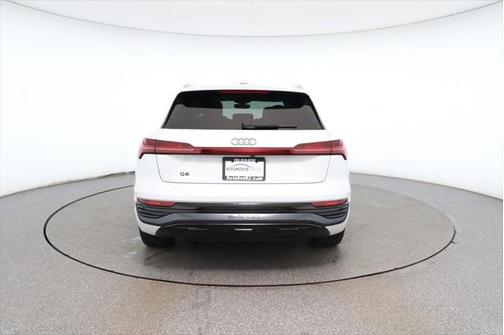 2024 Audi Q8 e-tron Premium Plus