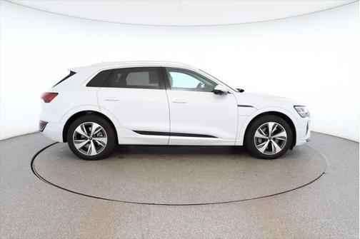 2024 Audi Q8 e-tron Premium Plus