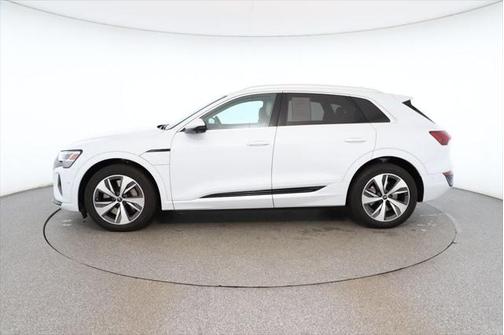 2024 Audi Q8 e-tron Premium Plus