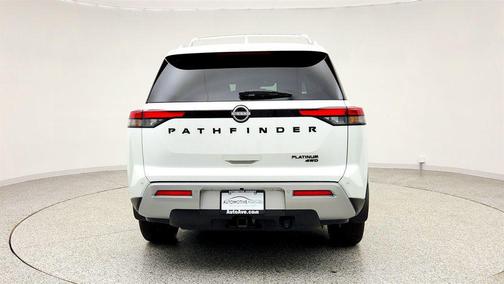 2025 Nissan Pathfinder Platinum 4WD