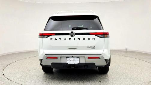 2025 Nissan Pathfinder Platinum 4WD