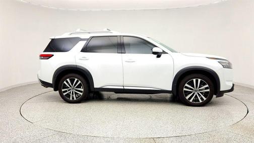 2025 Nissan Pathfinder Platinum 4WD