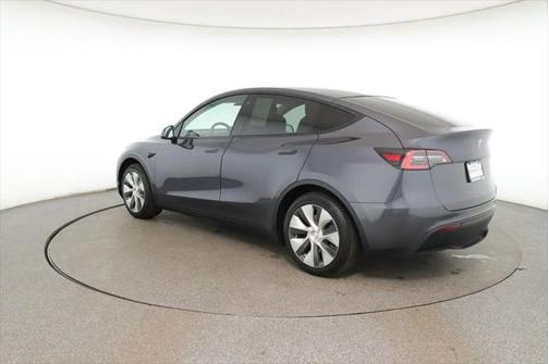 2021 Tesla Model Y Standard Range Rear-Wheel Drive