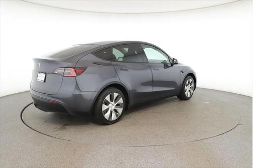 2021 Tesla Model Y Standard Range Rear-Wheel Drive