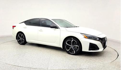 2023 Nissan Altima SR FWD