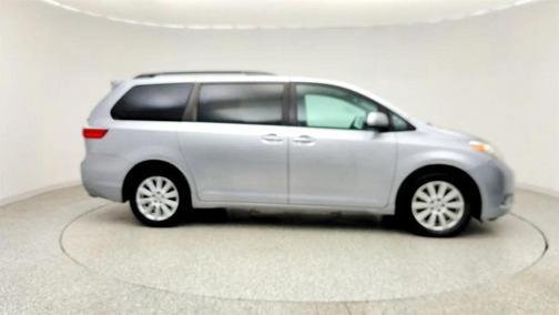 Silver Sky Metallic 2017 Toyota Sienna XLE Premium