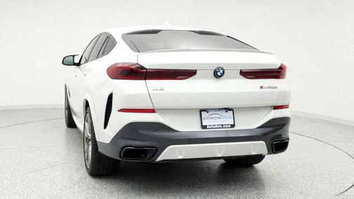2022 BMW X6 M50i