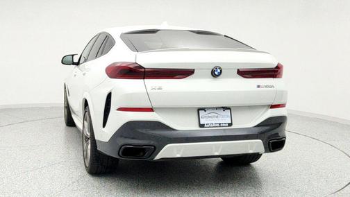 2022 BMW X6 M50i
