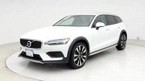 Crystal White Pearl Metallic 2020 Volvo V60 Cross Country T5
