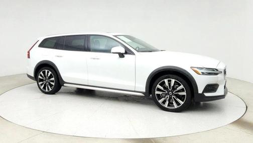 Crystal White Pearl Metallic 2020 Volvo V60 Cross Country T5