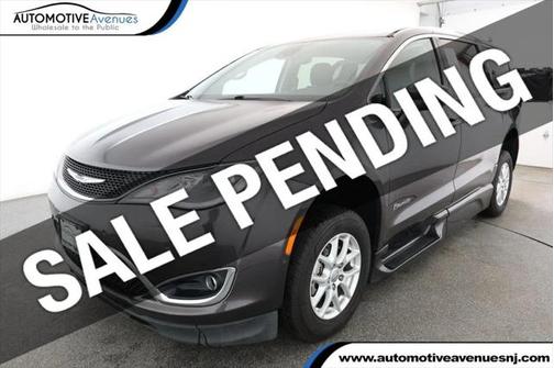 2020 Chrysler Pacifica Touring