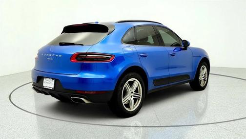 Sapphire Blue Metallic 2017 Porsche Macan Macan Sport Edition