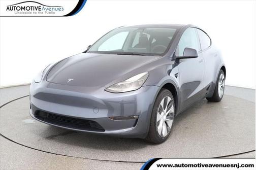 2023 Tesla Model Y Long Range AWD with Acceleration Boost and 7-Passenger Seating